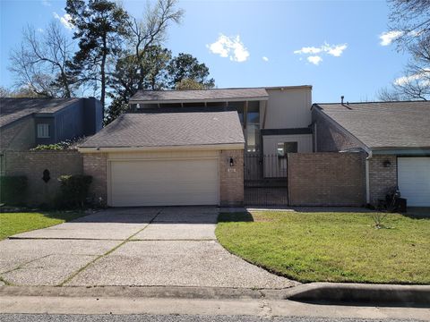 Photo of 658 Cherry Hills Drive, Huntsville, TX 77340 (MLS # 38158372)