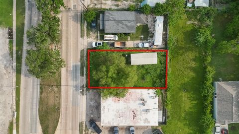 Photo of 6408 N Wayside Drive, Houston, TX 77028 (MLS # 15281971)