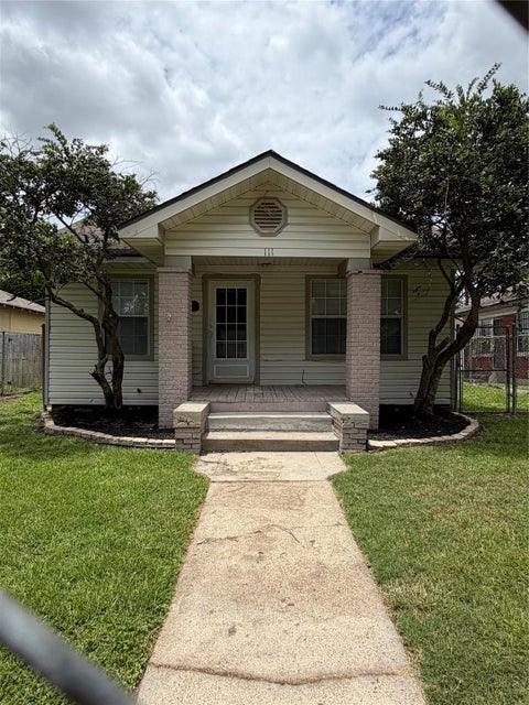 Photo of 111 Inlane Street, Houston, TX 77012 (MLS # 26368206)