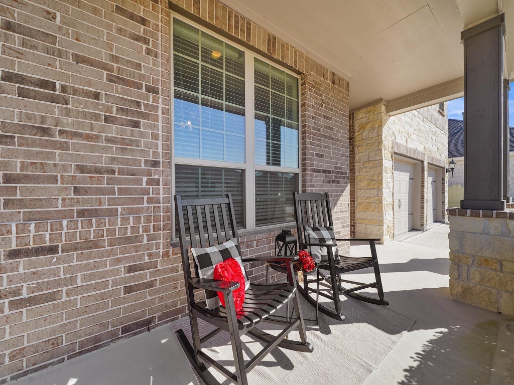 Photo of 10267 Bayou Oaks Drive, Conroe, TX 77385 (MLS # 88434413)