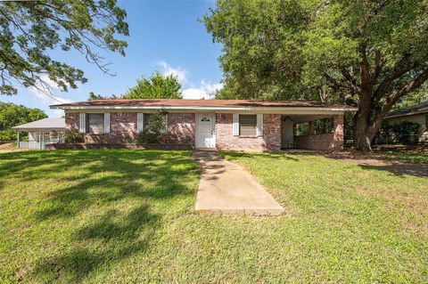 Photo of 507 N Echols Street, Caldwell, TX 77836 (MLS # 22376983) Photo of 507 N Echols Street, Caldwell, TX 77836 (MLS # 22376983)