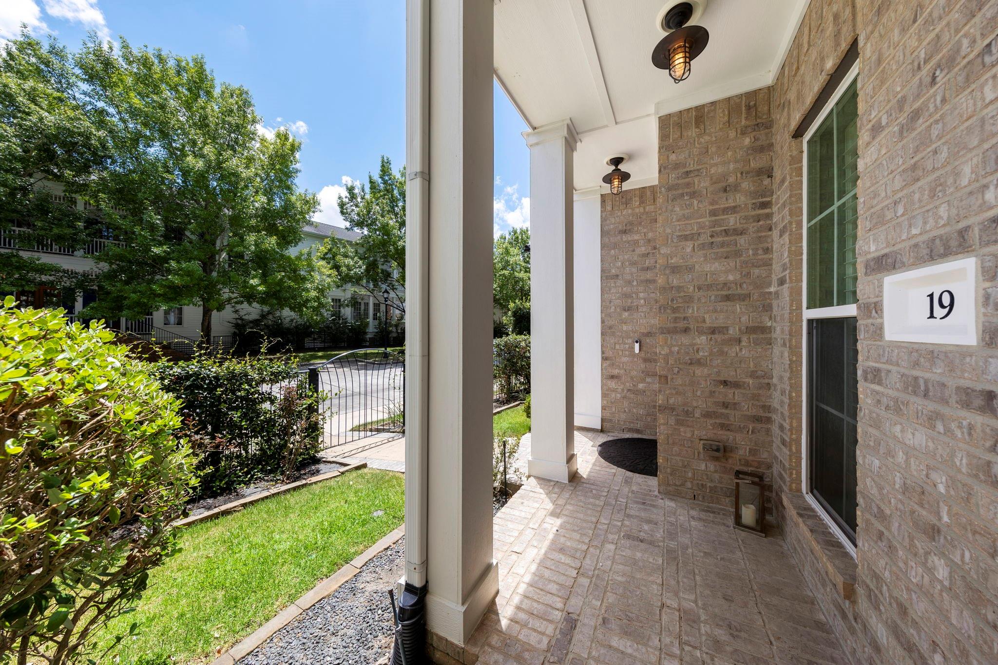 19 E Breezy Way
