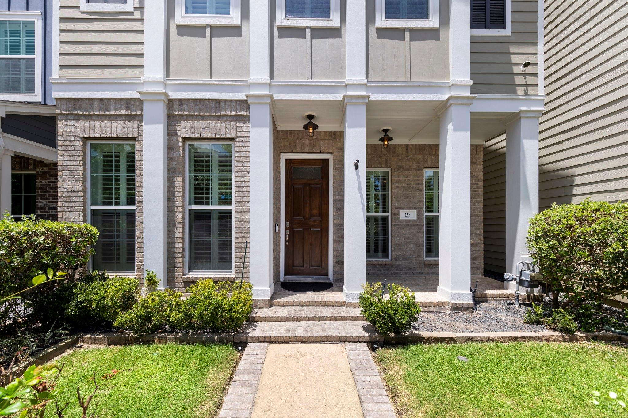 19 E Breezy Way