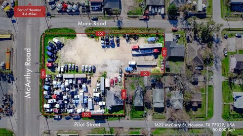 1622 Mccarty Street Houston TX 77029