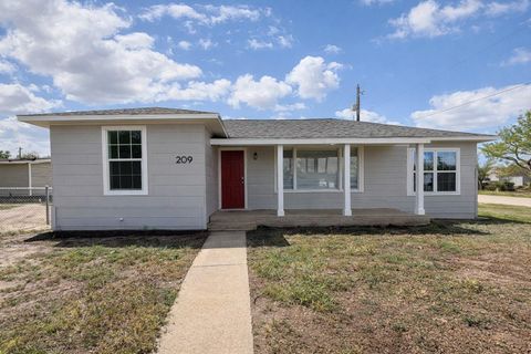 Photo of 209 W Alfred St, El Campo, TX 77437 (MLS # 91135116)