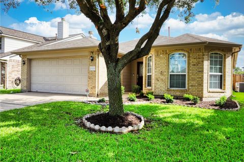 Photo of 21518 Mt Elbrus Way, Katy, TX 77449 (MLS # 14174417)