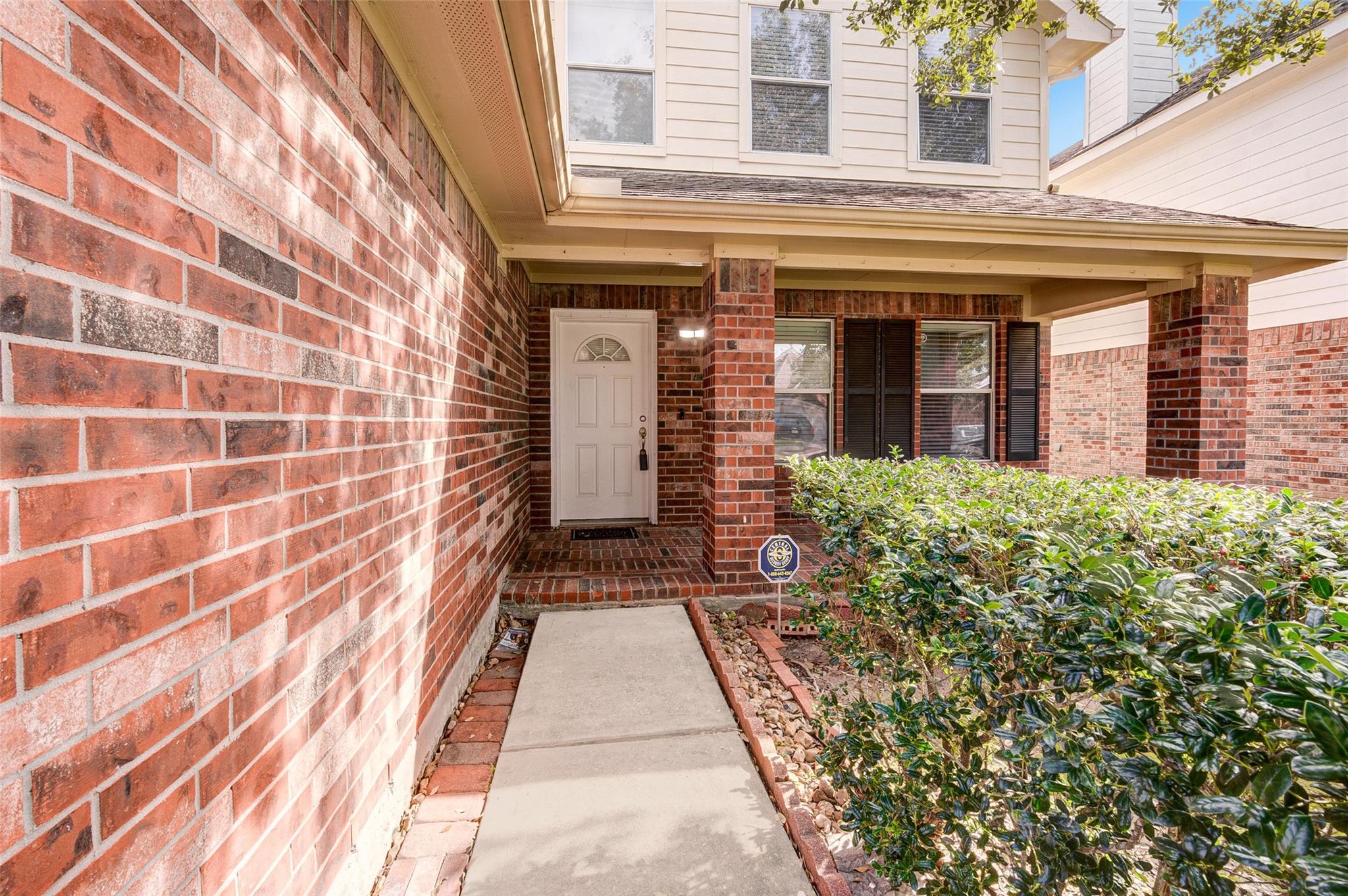 2715 Eros Lane