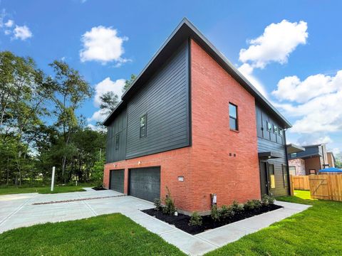 Photo of 2517 Appian Way #B, Roman Forest, TX 77357 (MLS # 42825515)