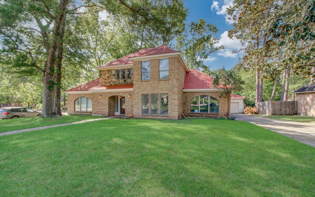 Photo of 5422 Windy Lake Drive, Houston, TX 77345 (MLS # 31980266)