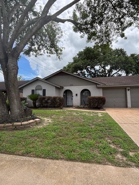 Photo of 3903 Glenn Ricki Drive, Houston, TX 77045 (MLS # 7079807)