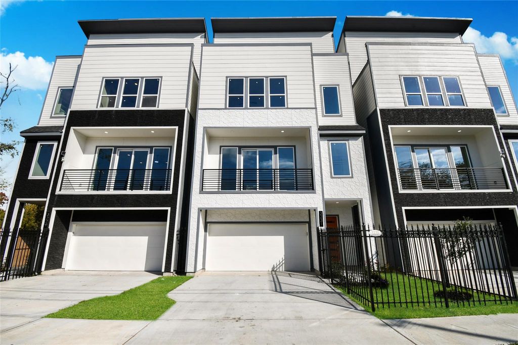 Photo of 3231 Tuam Street, Houston, TX 77004 (MLS # 10605650)