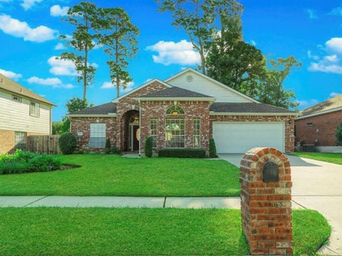 Homes For Sale - 25710 Bearborough Drive<br/> Spring, TX 77386