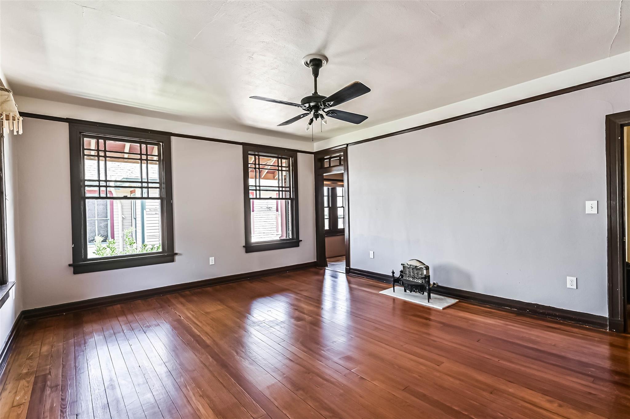 Galveston, Texas 77550, United States, 5 Bedrooms Bedrooms, ,3 BathroomsBathrooms,Residential,Active,222063