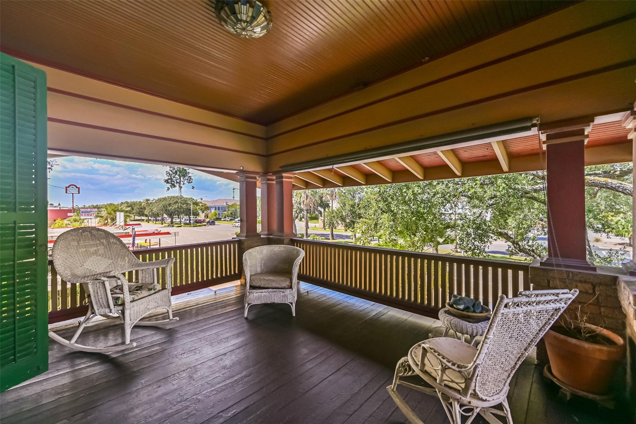 Galveston, Texas 77550, United States, 5 Bedrooms Bedrooms, ,3 BathroomsBathrooms,Residential,Active,222063