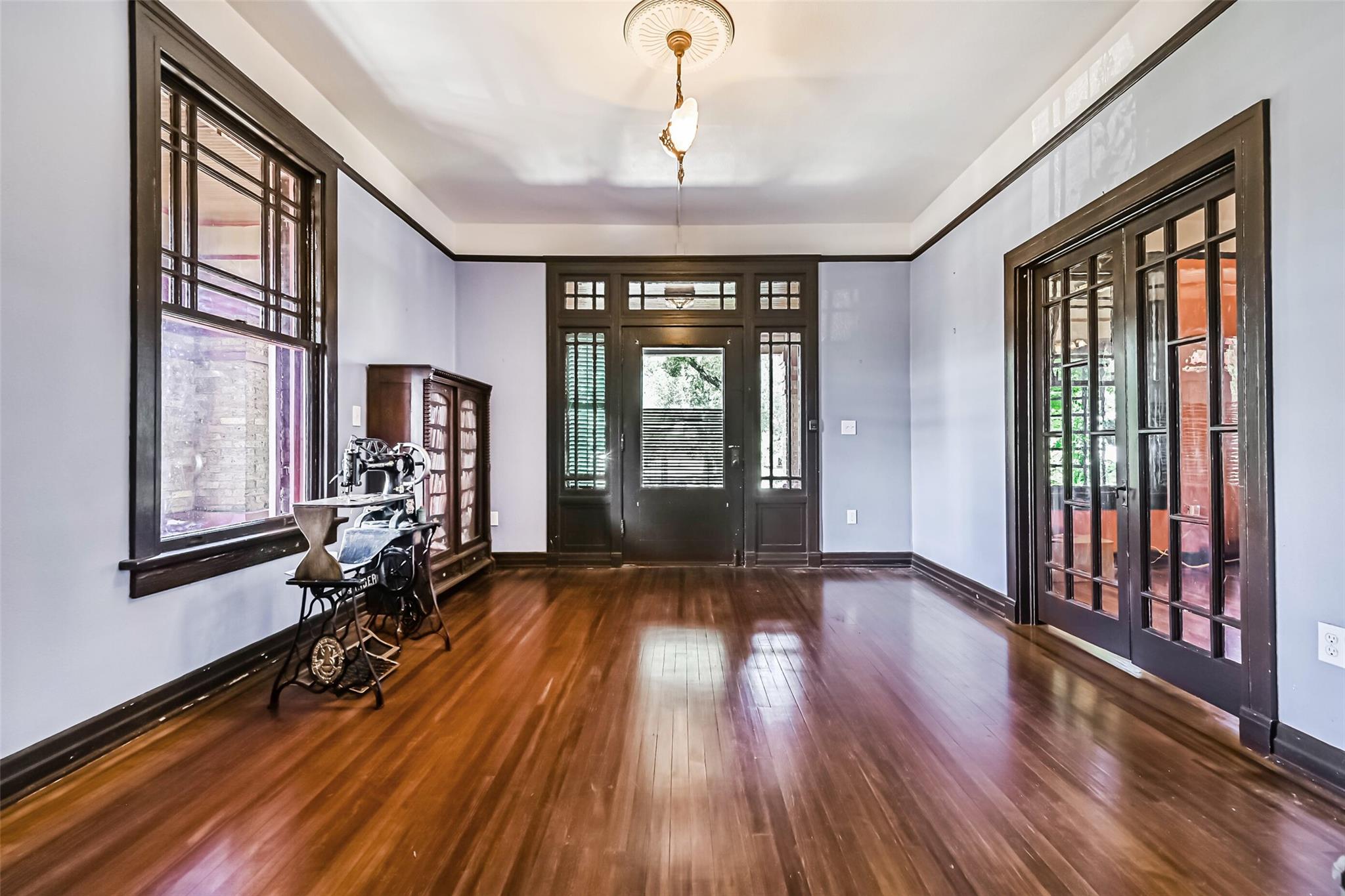 Galveston, Texas 77550, United States, 5 Bedrooms Bedrooms, ,3 BathroomsBathrooms,Residential,Active,222063