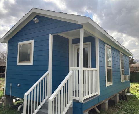 Photo of 3118 Memel Street #B, Houston, TX 77026 (MLS # 19311631) Photo of 3118 Memel Street #B, Houston, TX 77026 (MLS # 19311631)