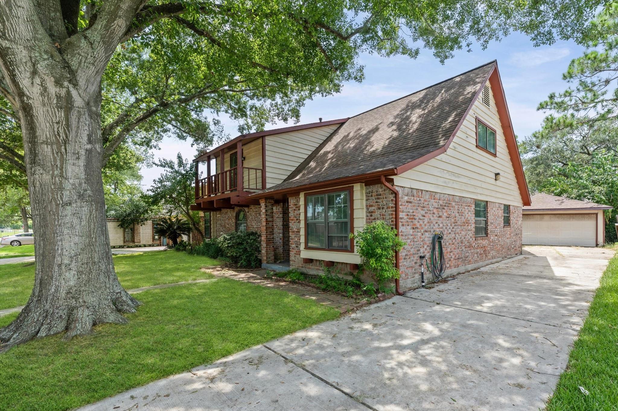 11914 Meadowtrail Lane