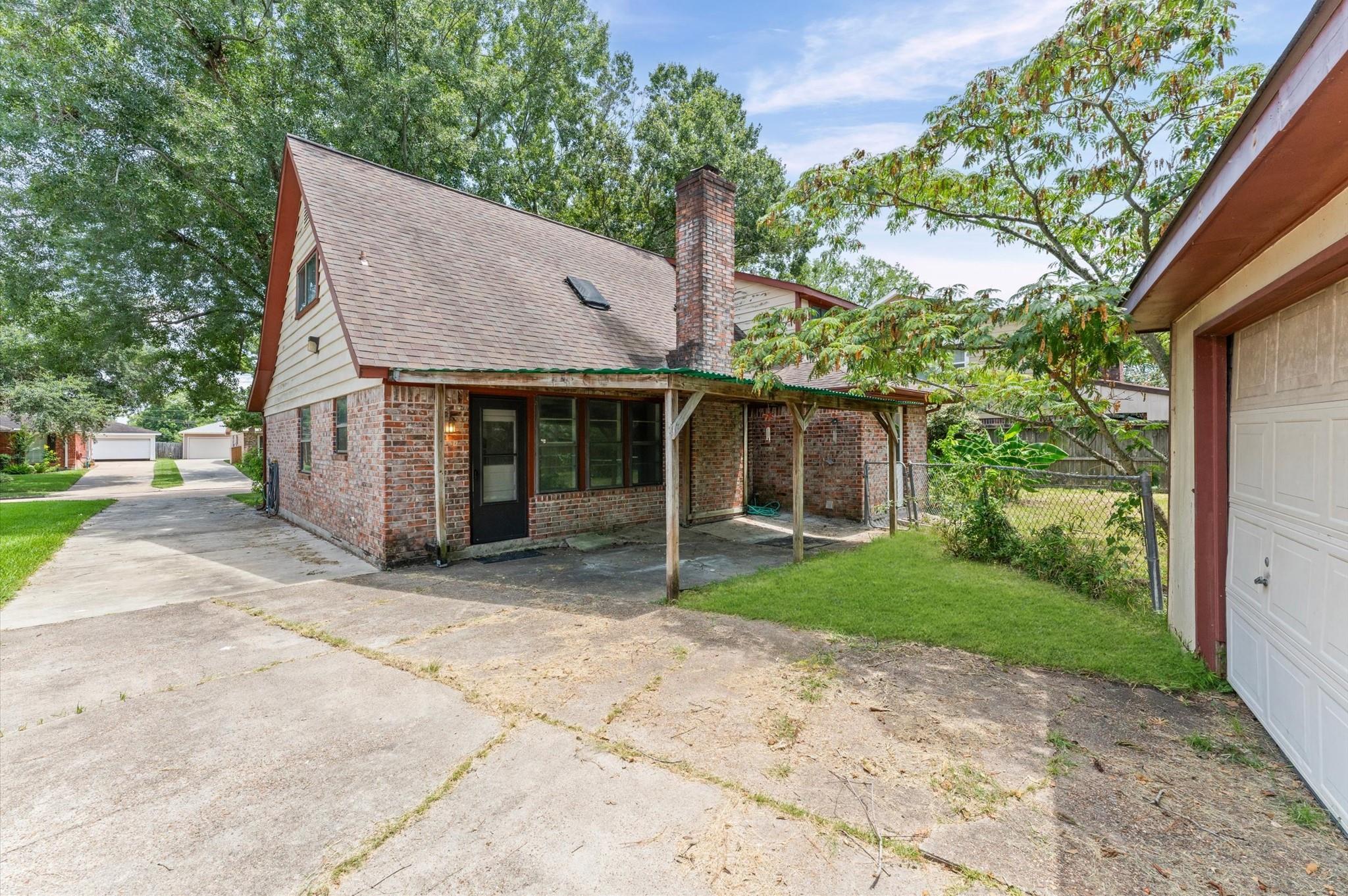 11914 Meadowtrail Lane