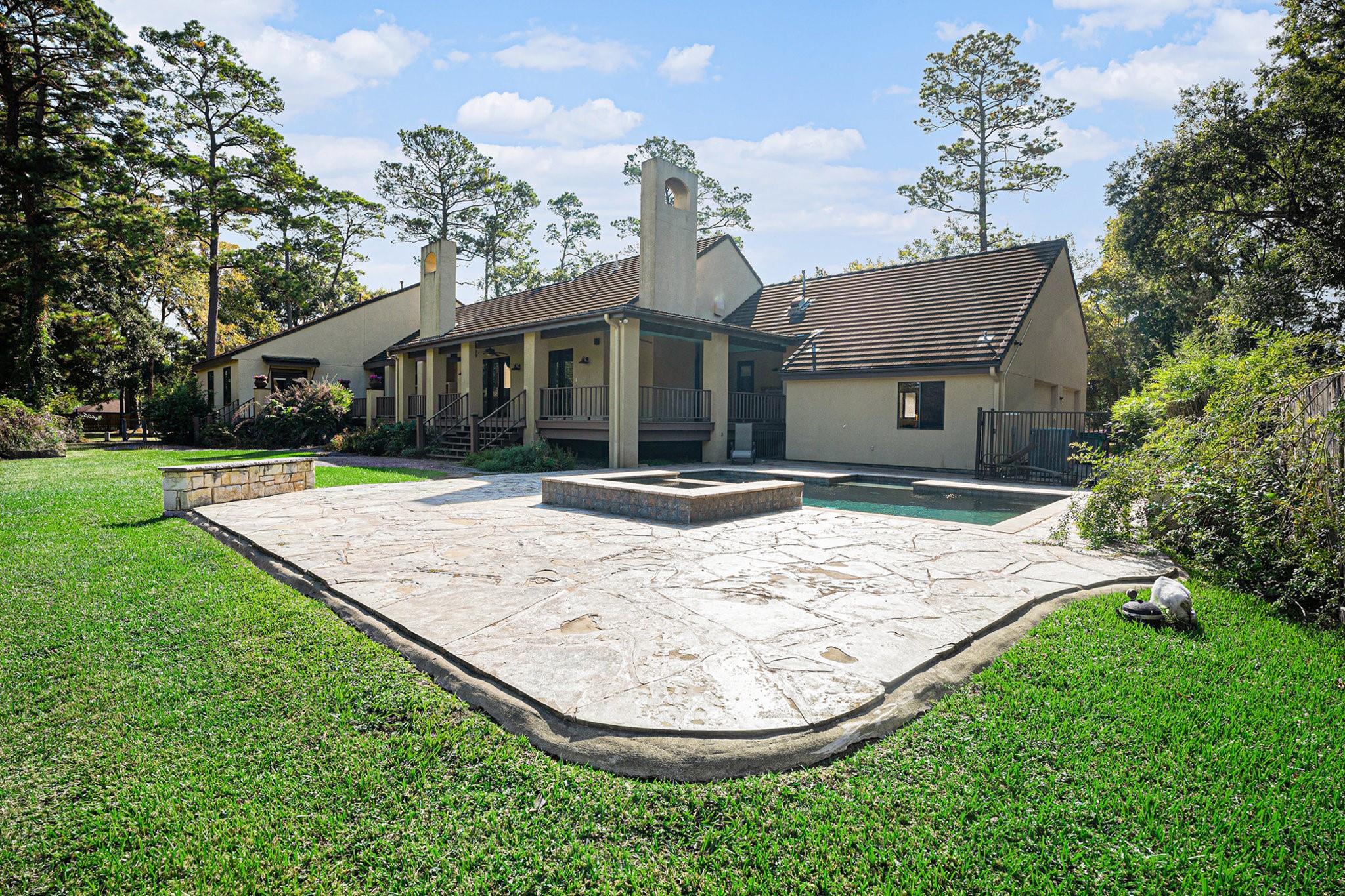 4615 Bayou Boulevard