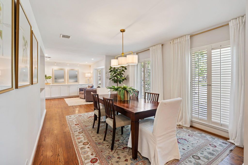 Photo of 875 Glenchester Drive, Houston, TX 77079 (MLS # 46304583)