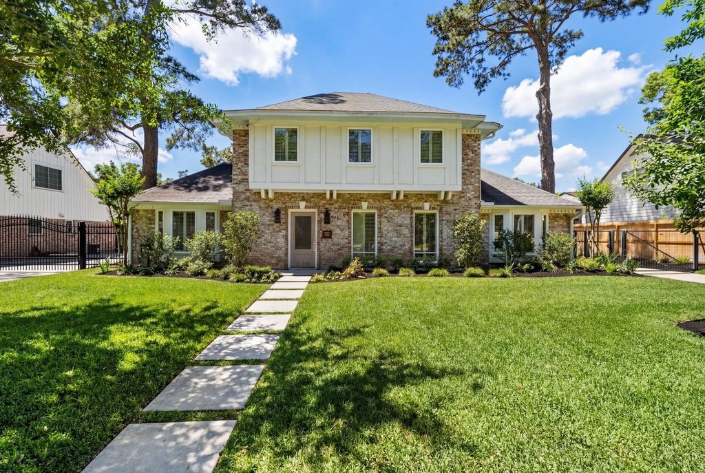 Photo of 875 Glenchester Drive, Houston, TX 77079 (MLS # 46304583)