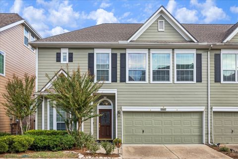 Photo of 2667 Shady Acres Landing, Houston, TX 77008 (MLS # 71671022) Photo of 2667 Shady Acres Landing, Houston, TX 77008 (MLS # 71671022)