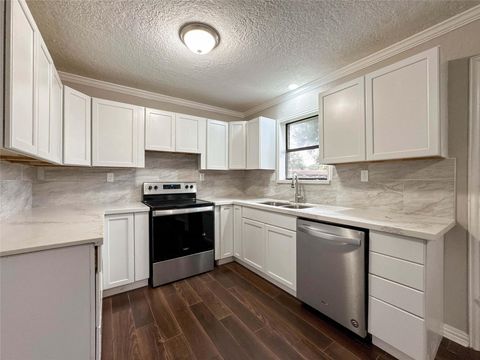 Photo of 1706 Avenue A, Danbury, TX 77534 (MLS # 29050842)