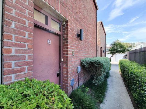 Photo of 2243 W Alabama Street #B, Houston, TX 77098 (MLS # 82130995)
