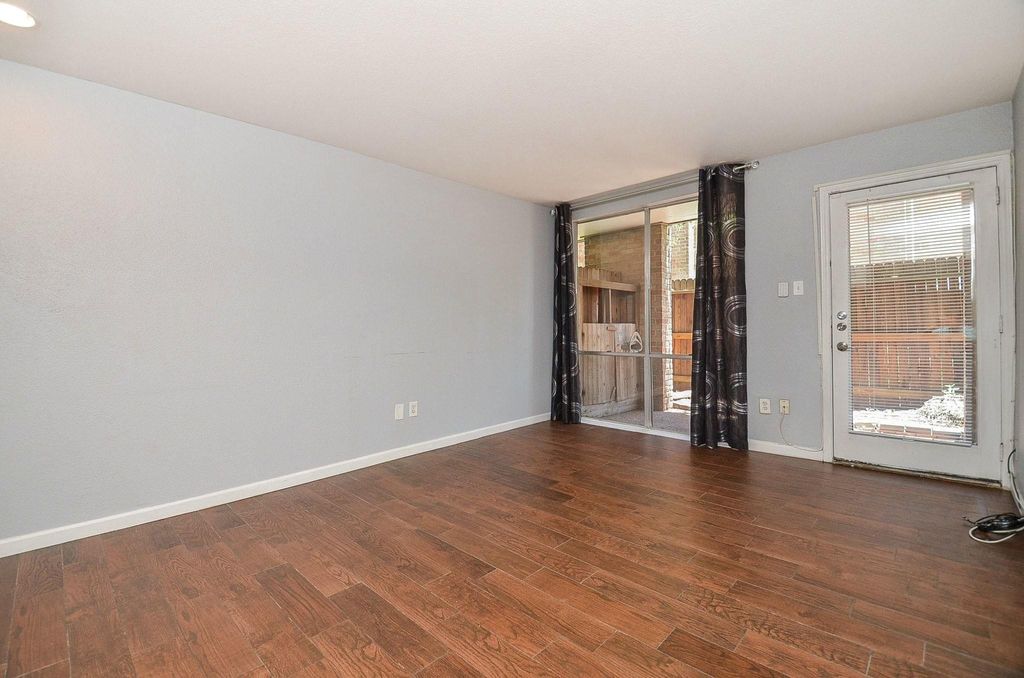 Photo of 4635 Wild Indigo Street #498, Houston, TX 77027 (MLS # 51546629)