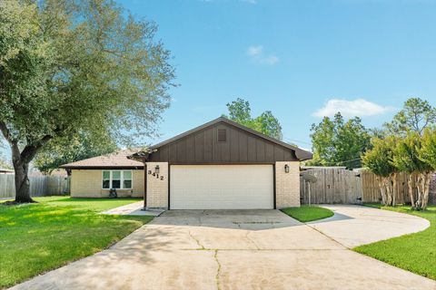 Photo of 3412 Lanarkshire Street, Bay City, TX 77414 (MLS # 5191058)
