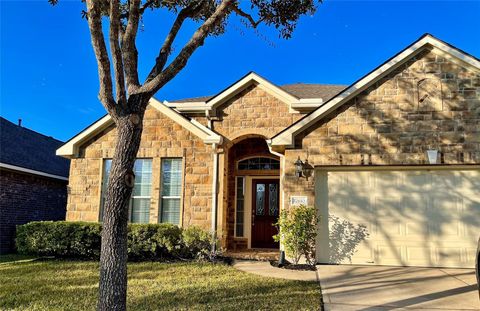 Photo of 17810 Serene Shore Drive, Cypress, TX 77429 (MLS # 40358818)