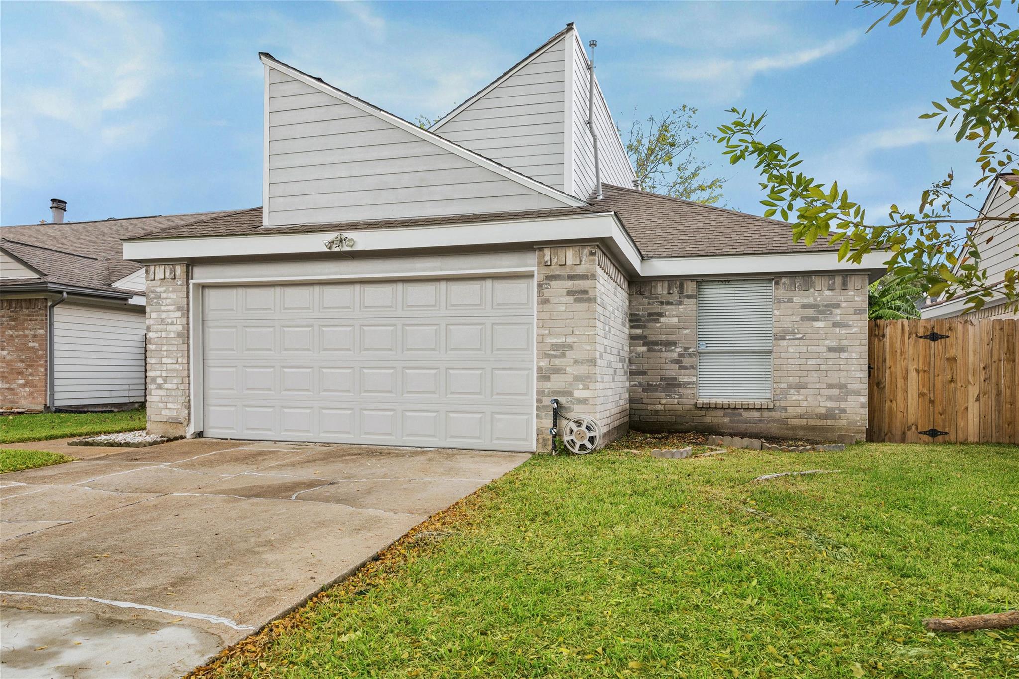 Houston, Texas 77082, United States, 3 Bedrooms Bedrooms, ,2 BathroomsBathrooms,Residential,Active,249043