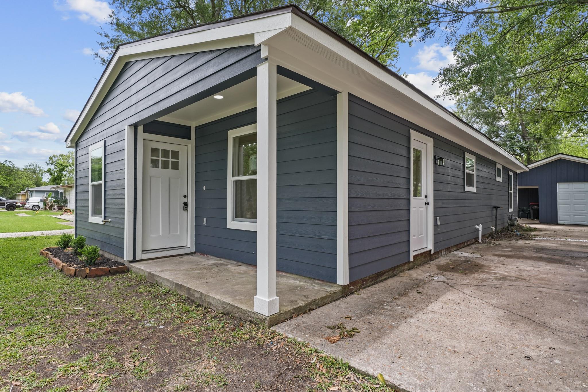213 W Homan Street