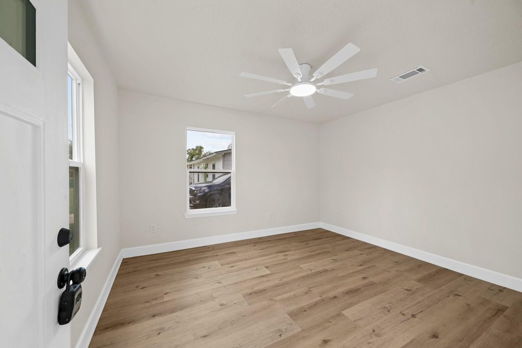 Photo of 213 W Homan Street, Baytown, TX 77520 (MLS # 98327124)