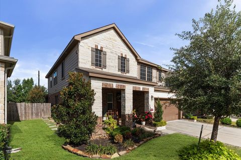 Photo of 4230 Lake Cypress Circle, Houston, TX 77068 (MLS # 23846221)