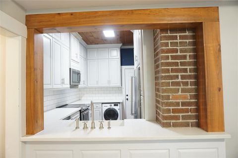 Tiny photo for 1912 Ridgewood Street, Houston, TX 77006 (MLS # 14748557)