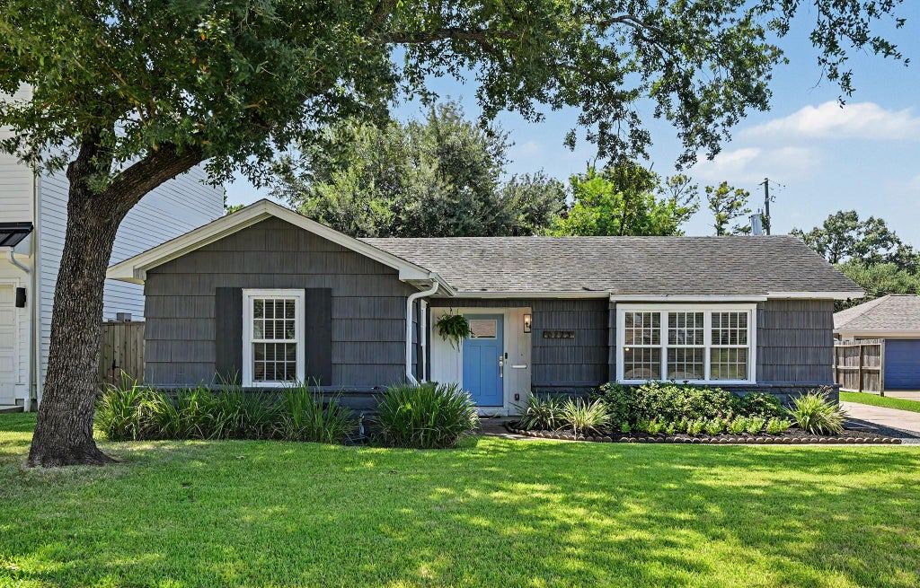 Photo of 6223 Linton Road, Houston, TX 77008 (MLS # 39520162)