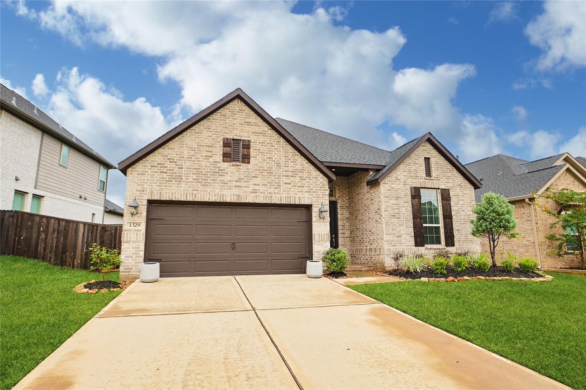 1329 Knollbridge Point Lane