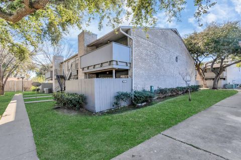 Photo of 9700 Leawood Boulevard #1806, Houston, TX 77099 (MLS # 19010465)