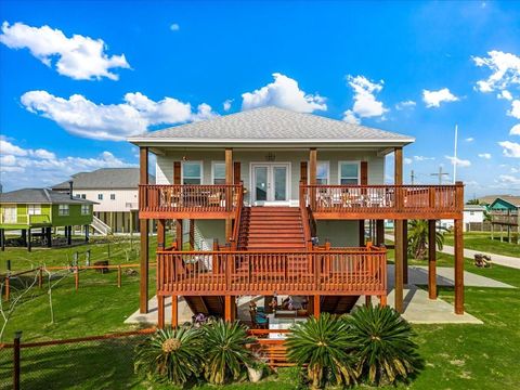 Homes For Sale - 919 Eastview<br/> Galveston County, Crystal Beach, TX 77650