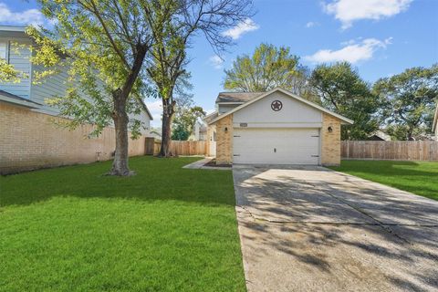 Photo of 16723 Quiet Trail Drive, Humble, TX 77396 (MLS # 50314774)