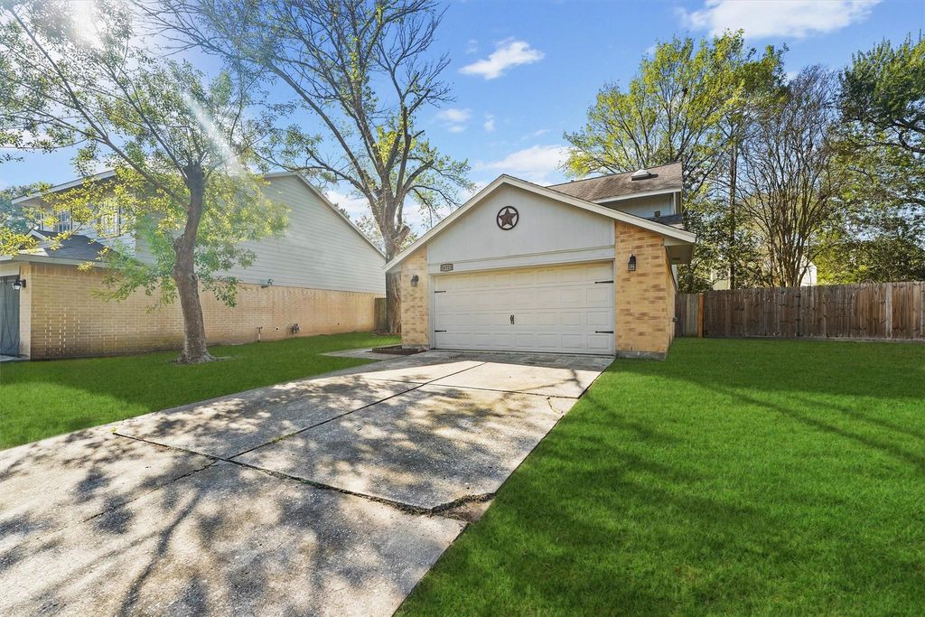 Photo of 16723 Quiet Trail Drive, Humble, TX 77396 (MLS # 50314774)