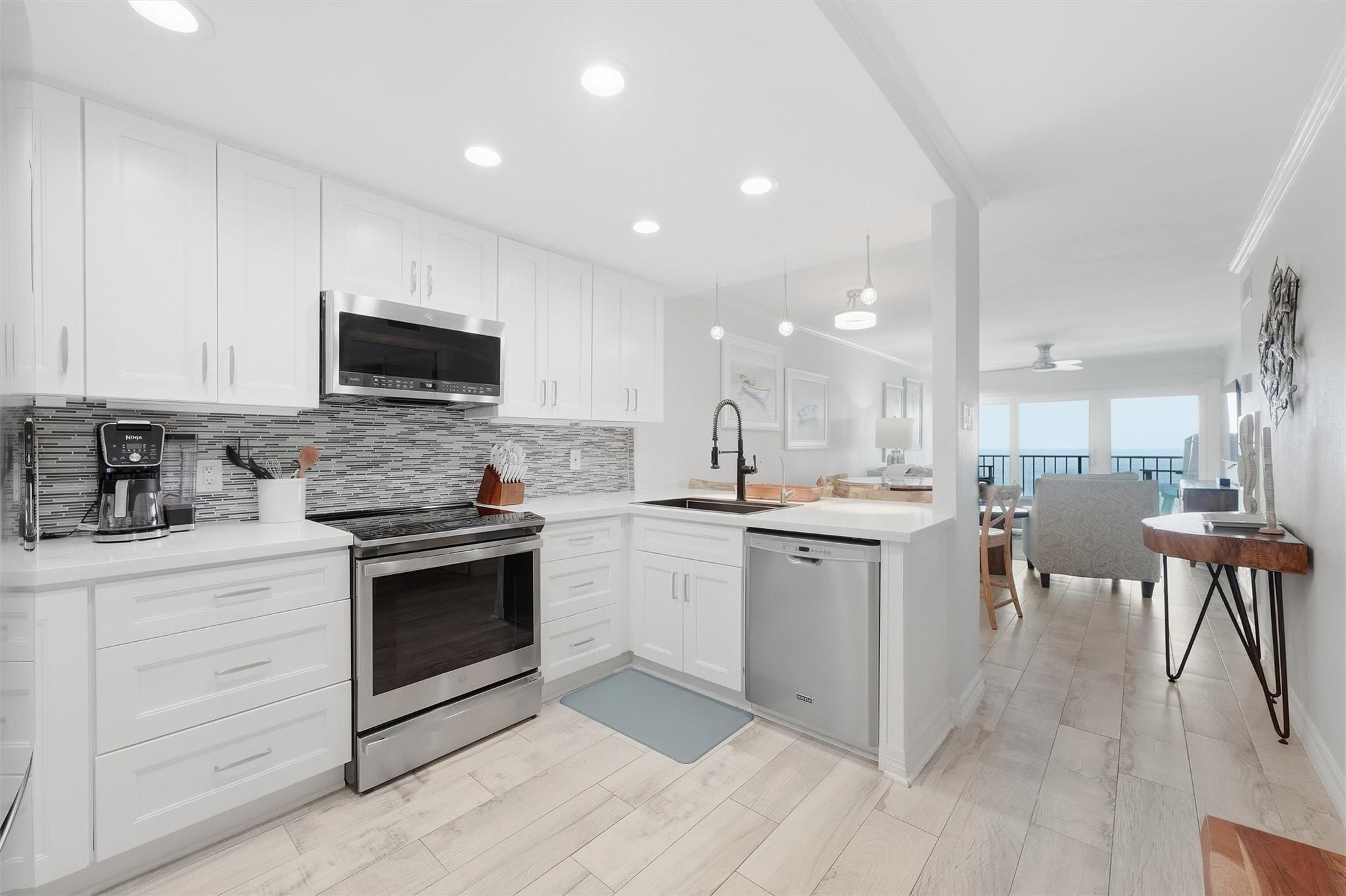 7310 Seawall Boulevard 1105