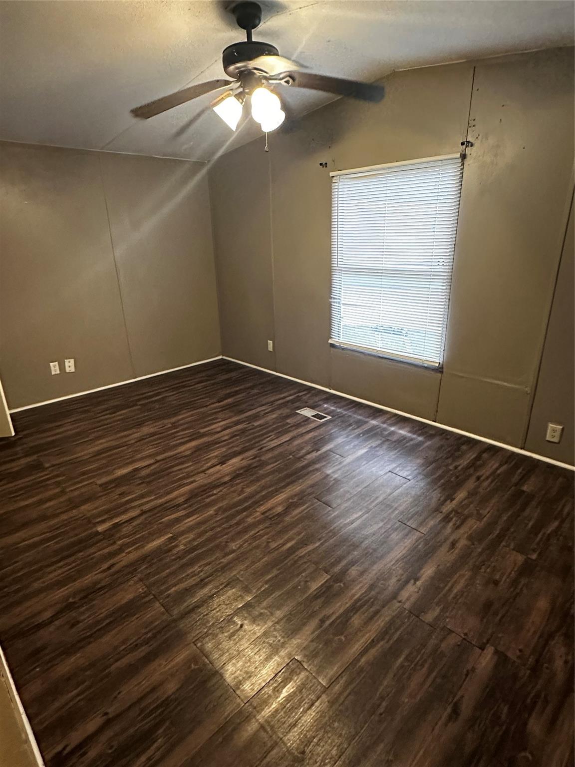 2021 N Battlebell Road 40