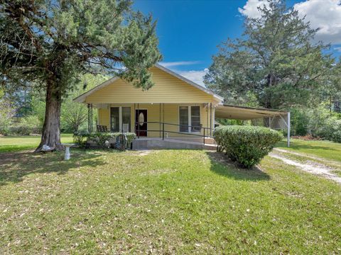 Homes For Sale - 1216 N Hendrix Avenue<br/> Angelina County, Diboll, TX 75941