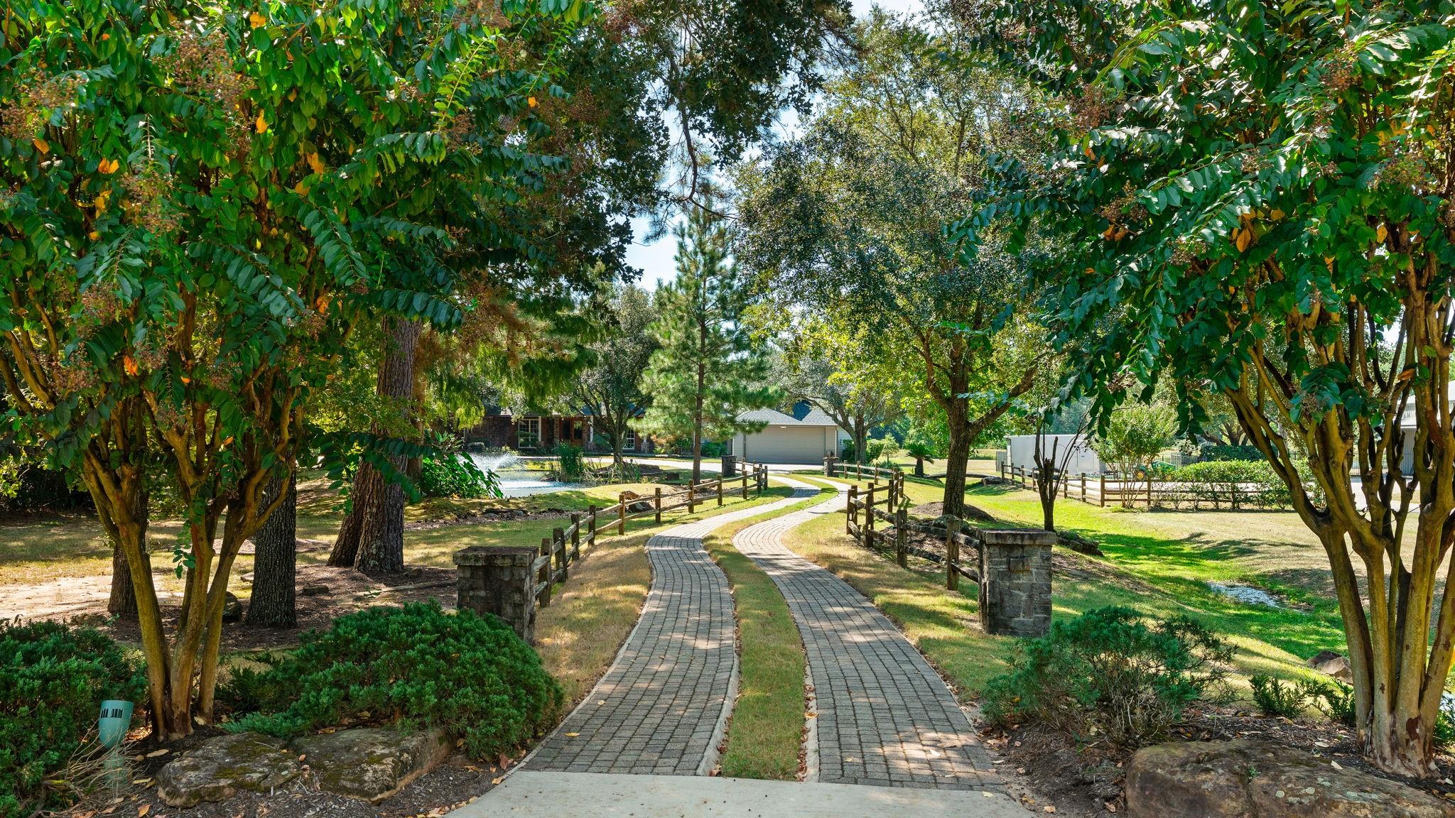 9902 Crestwater Circle