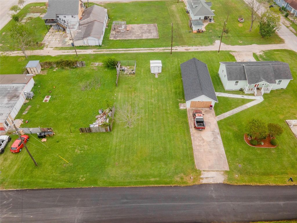 Photo of 414 S Avenue B, Freeport, TX 77541 (MLS # 81603702)