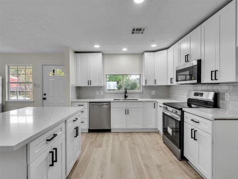 Photo of 215 Sparkling Water Drive, Huffman, TX 77336 (MLS # 85957016)