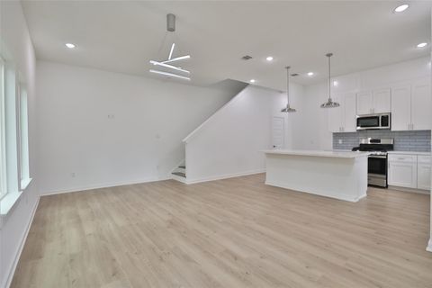 9343 Lavender St North Houston TX 77016