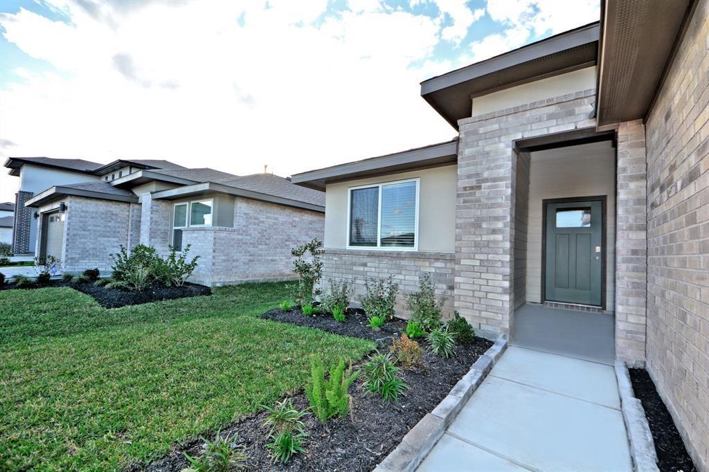 7703 Rainham Valley Lane